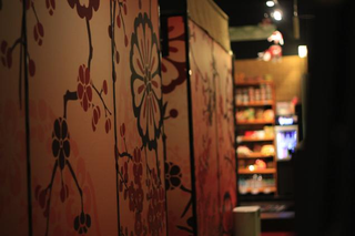 Illustration for article titled Japan's Most Traditional Internet Cafe